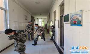 郑州市国防科技学校开展消防知识培训暨疏散演练活动